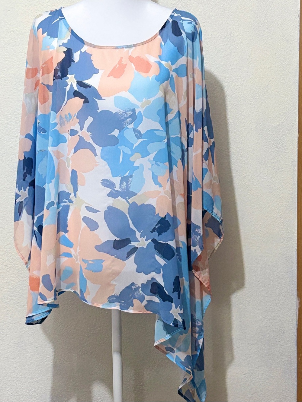 Chicos Watercolor Floral Print Chiffon Overlay Blouse Top Poncho Floral Sz L/XL